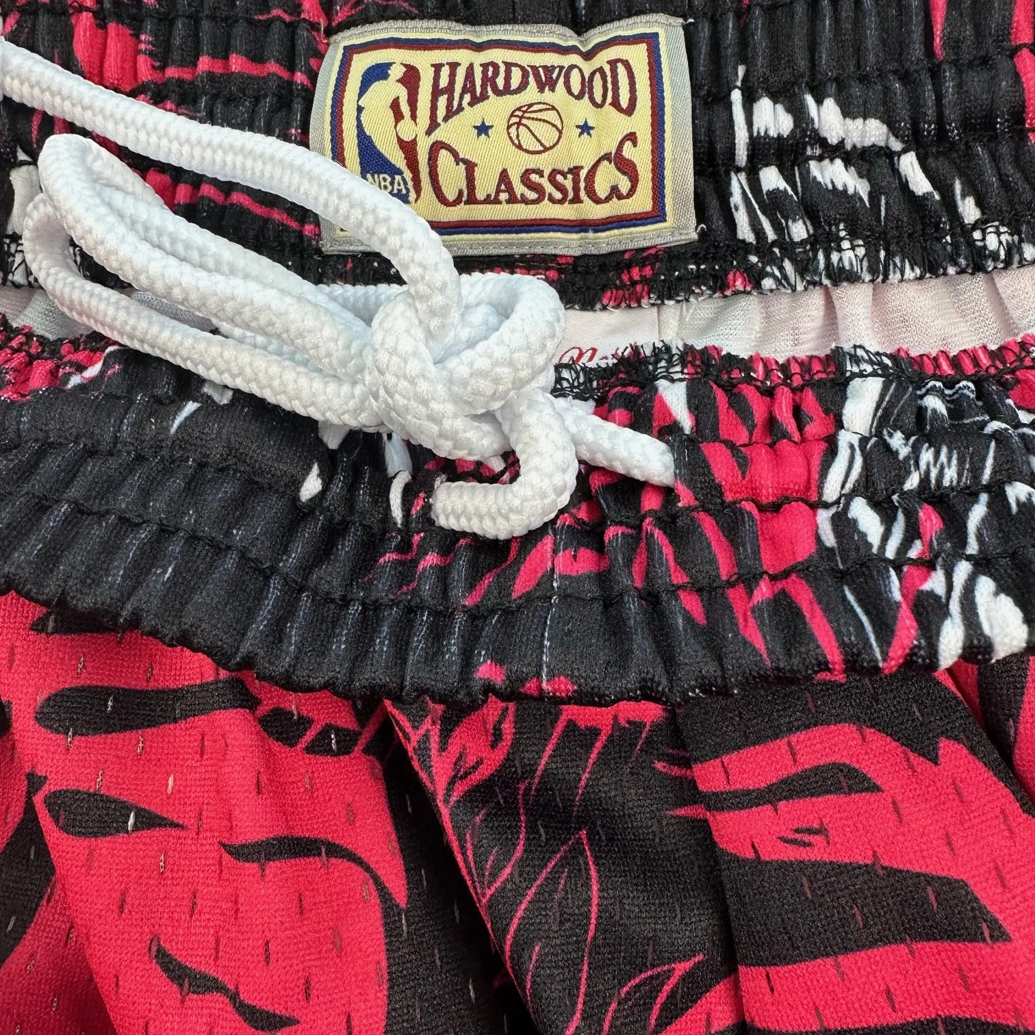 Chicago Bulls NBA Mitchell & Ness Neon Tropical Swingman Shorts Chicago Bulls NBA Mitchell & Ness Neon Tropical Swingman Shorts