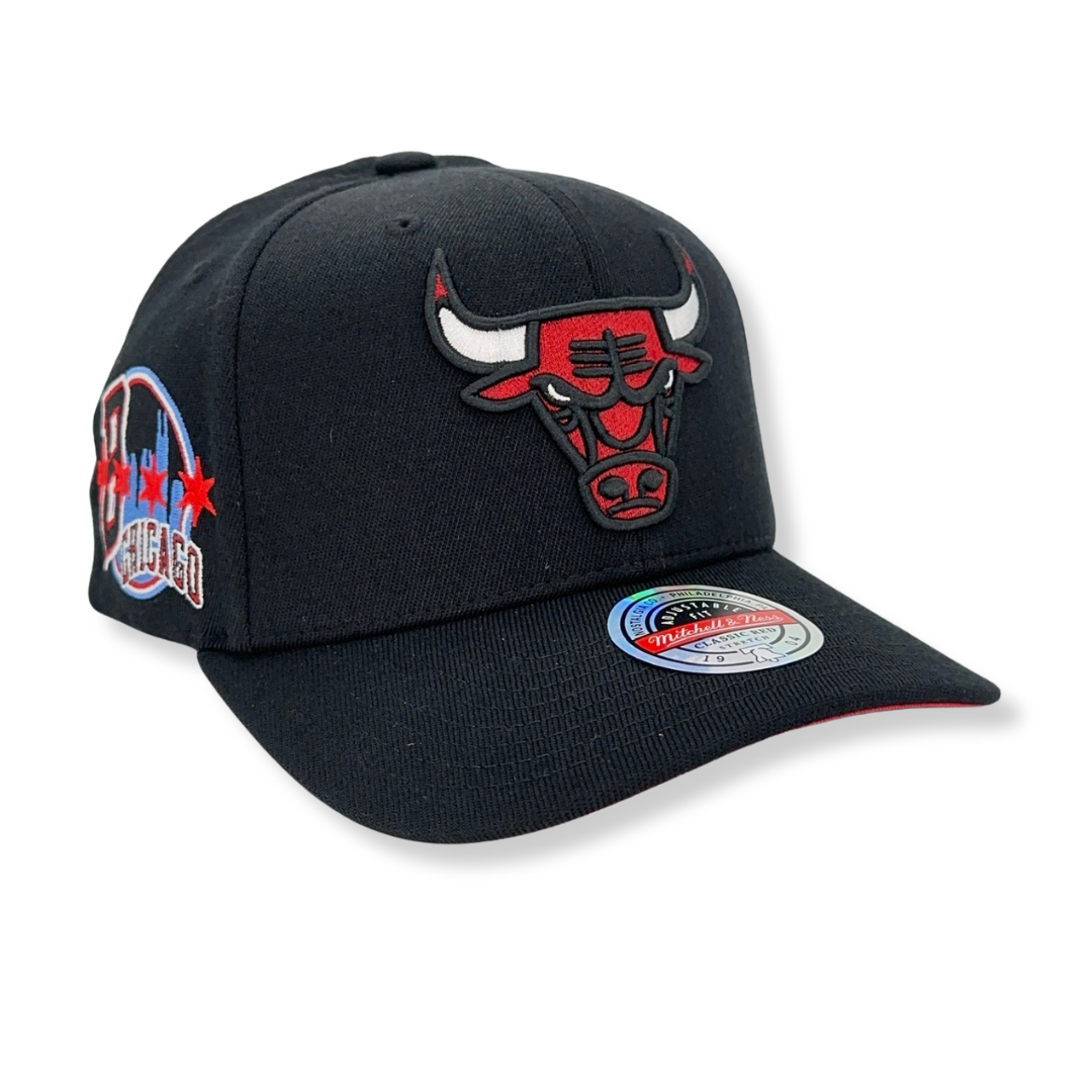 Chicago Bulls NBA Mitchell & Ness Custom Patch Classic Red Snapback Chicago Bulls NBA Mitchell & Ness Custom Patch Classic Red Snapback