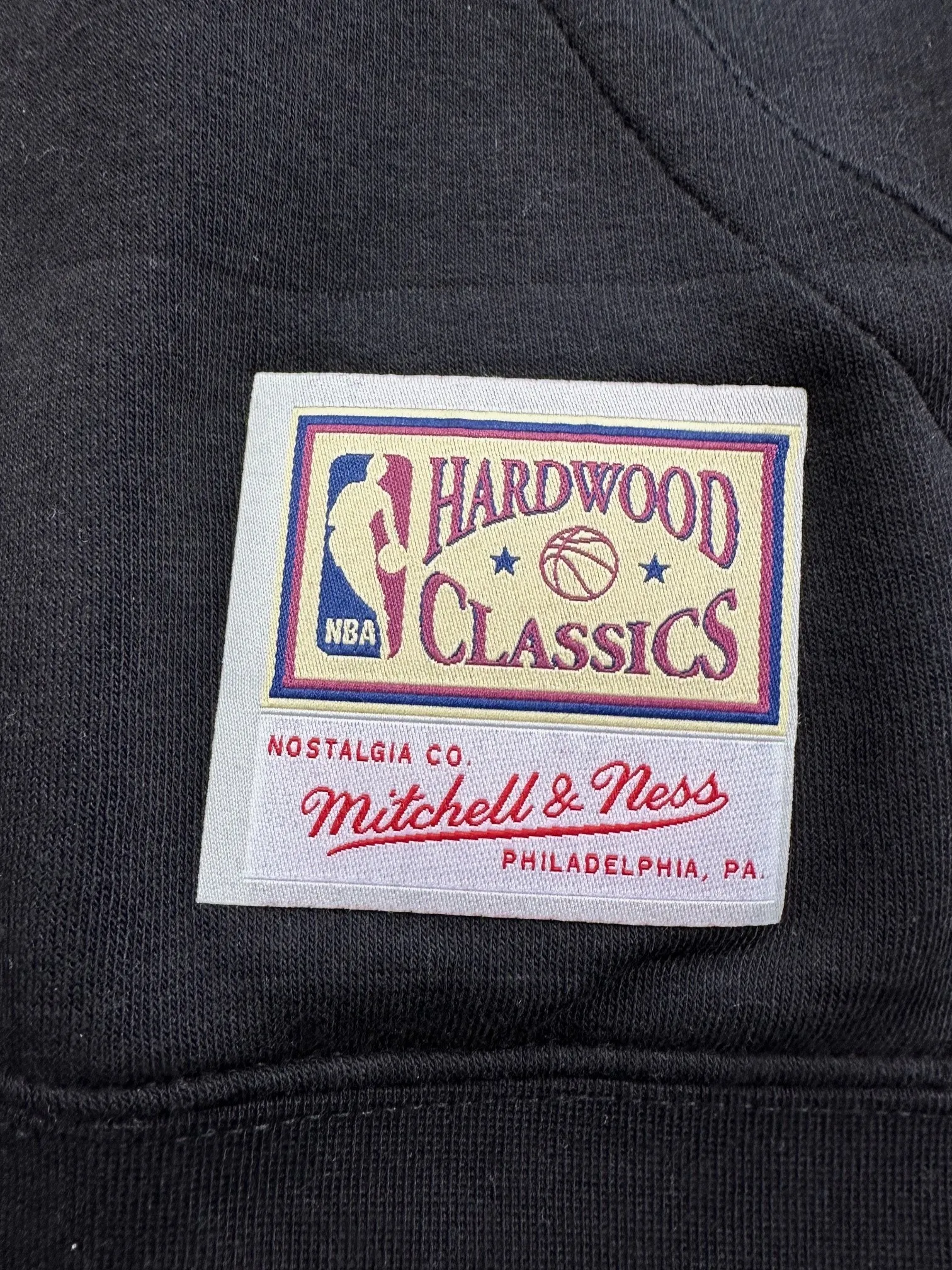 Chicago Bulls NBA Mitchell & Ness Team Logo Hoodie Schwarz Chicago Bulls NBA Mitchell & Ness Team Logo Hoodie Schwarz