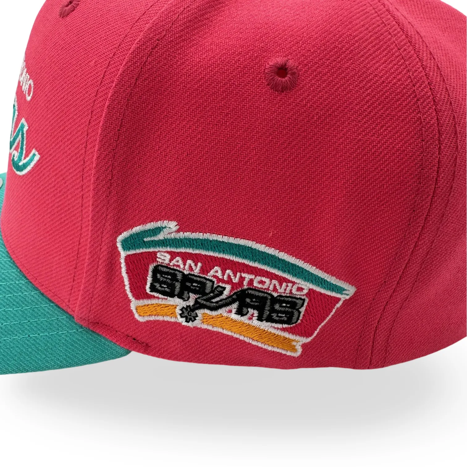 San Antonio Spurs NBA Mitchell & Ness Team Script 2.0 Pro Snapback HWC