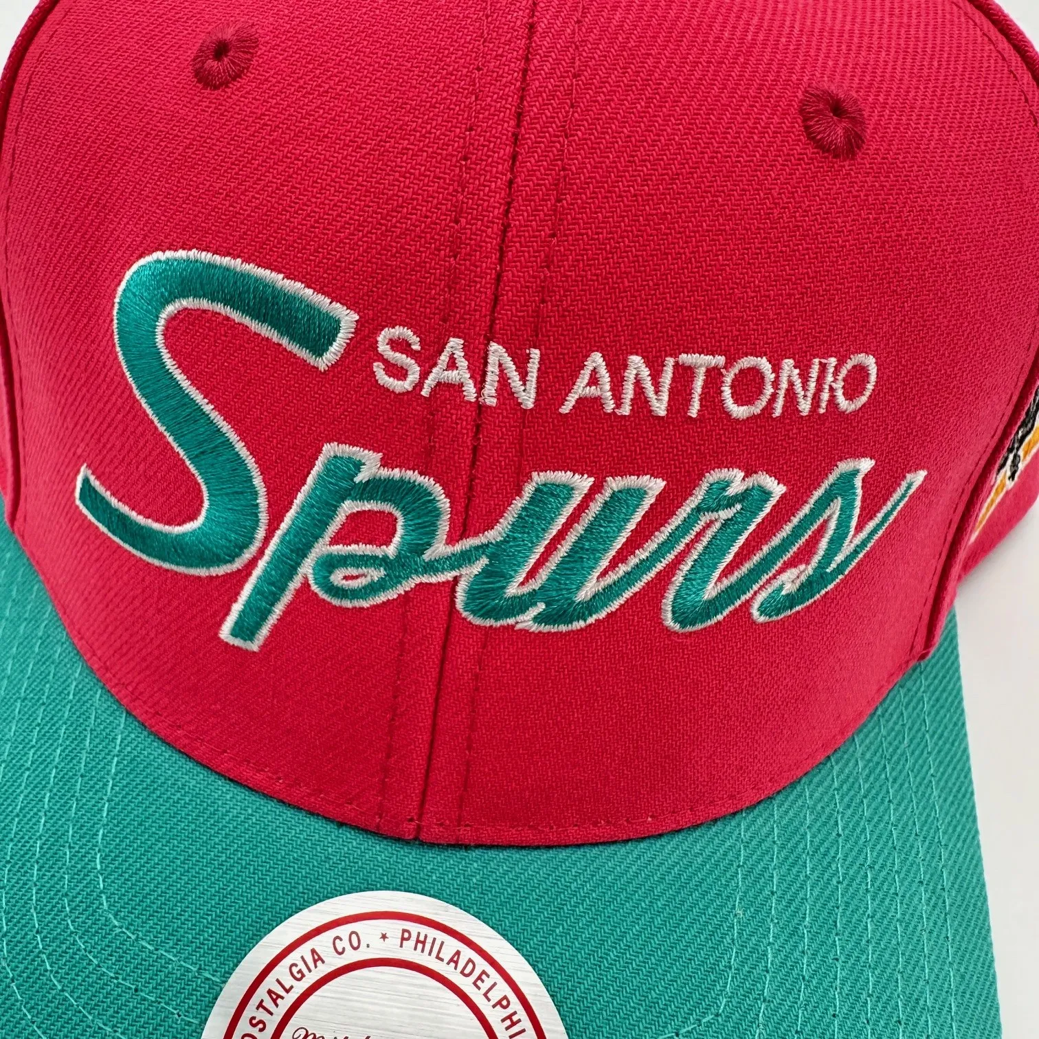 San Antonio Spurs NBA Mitchell & Ness Team Script 2.0 Pro Snapback HWC