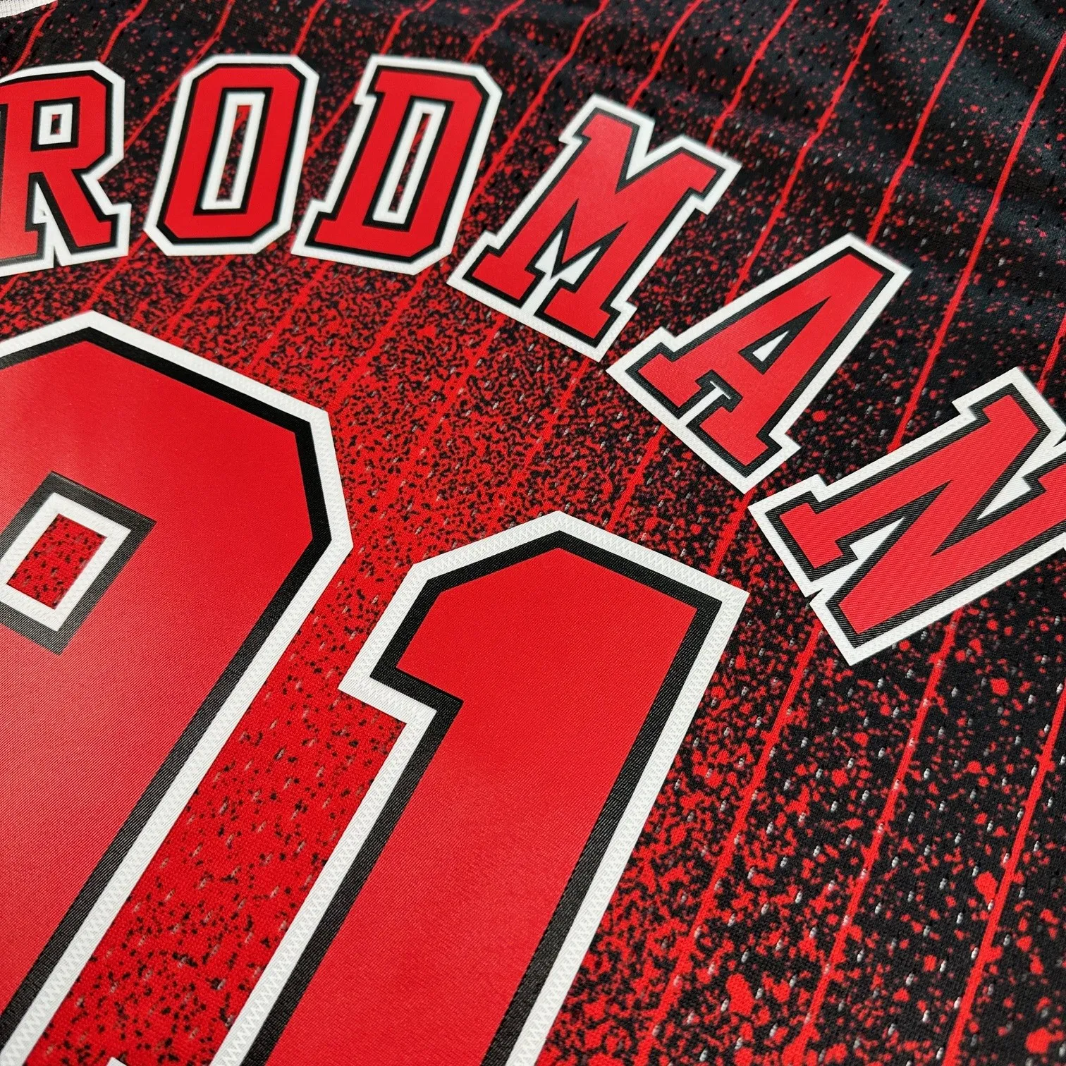 Dennis Rodman #91 Chicago Bulls 95 NBA Mitchell & Ness Spraypaint Gradient Swingman Trikot Dennis Rodman #91 Chicago Bulls 95 NBA Mitchell & Ness Spraypaint Gradient Swingman Trikot