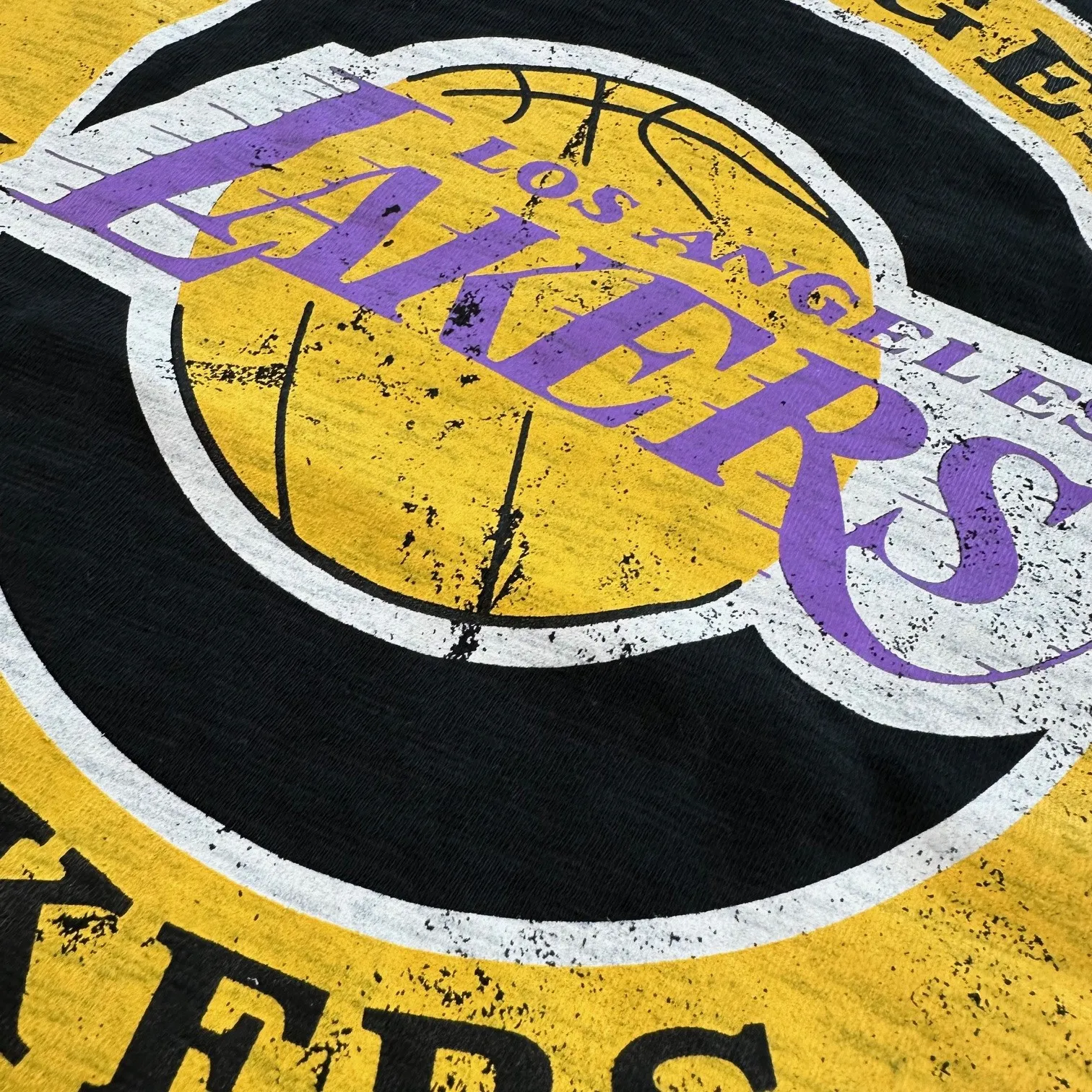 Los Angeles Lakers NBA Mitchell & Ness Legendary Slub 3.0 T-Shirt Schwarz Los Angeles Lakers NBA Mitchell & Ness Legendary Slub 3.0 T-Shirt Schwarz