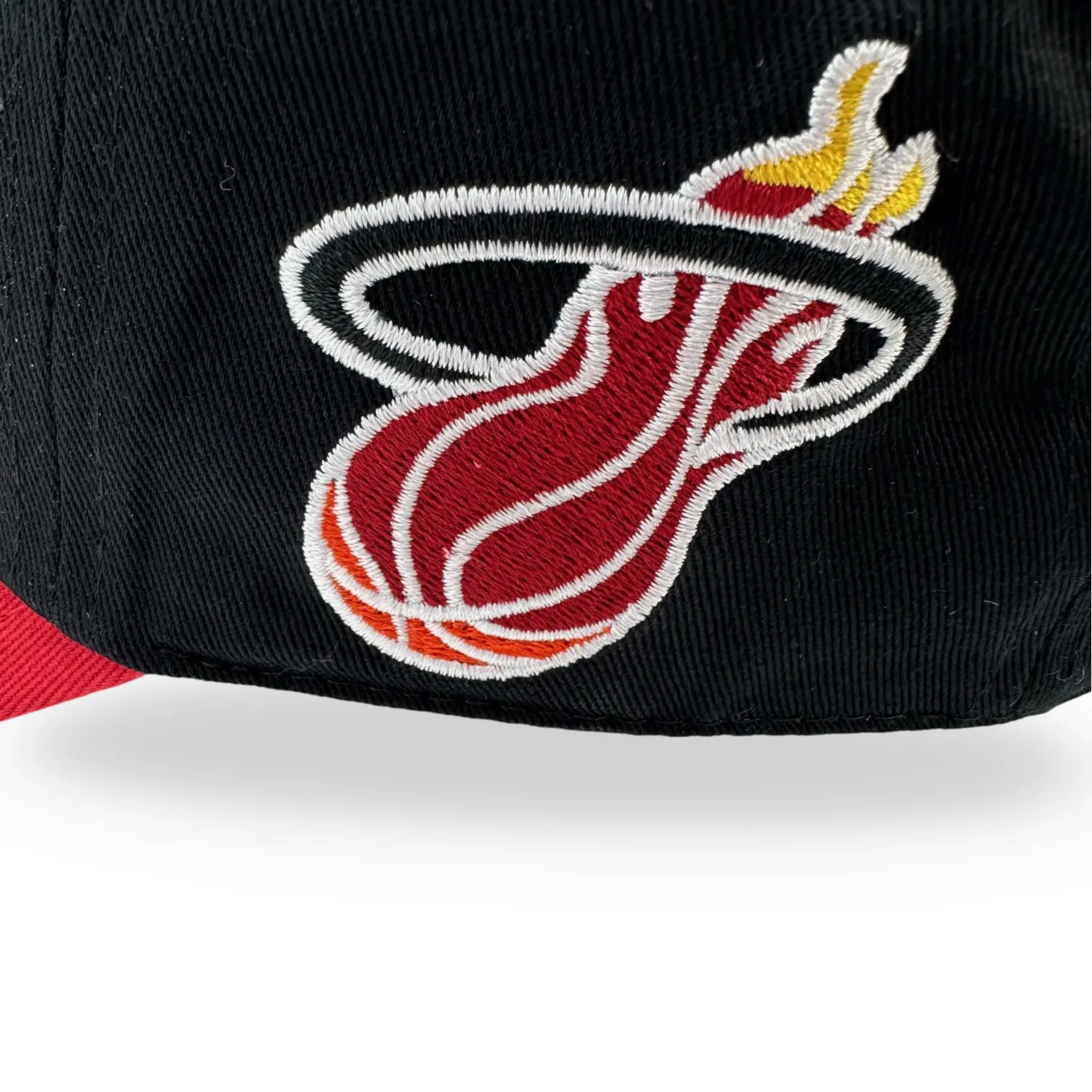 Miami Heat NBA Mitchell & Ness Team Script 2.0 Dad Strapback HWC