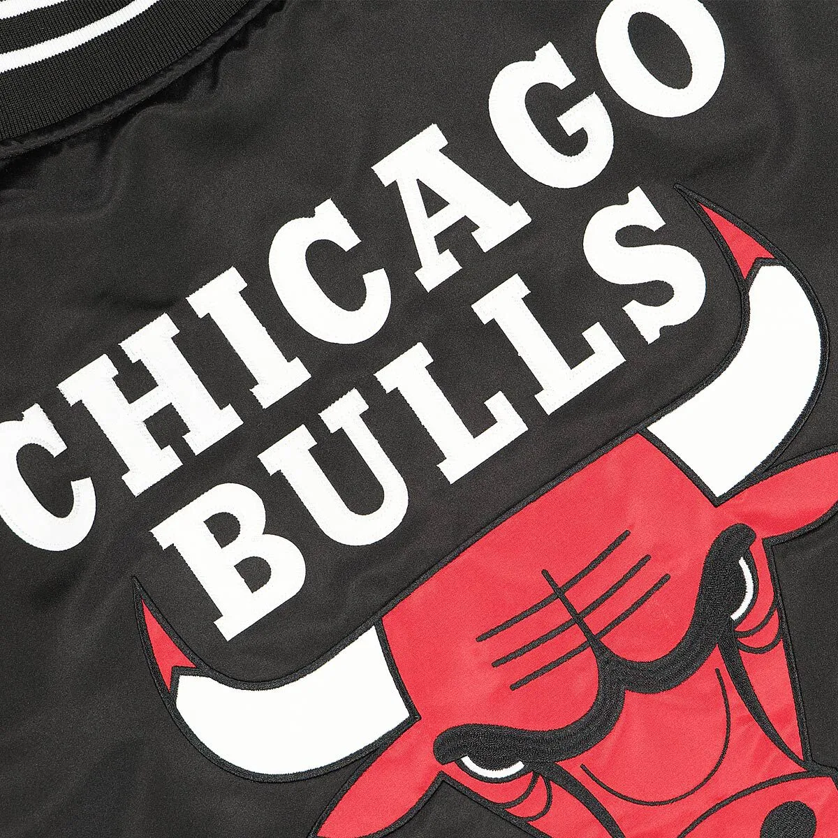 Chicago Bulls NBA Mitchell & Ness Team Origins Varsity Satin Jacke Chicago Bulls NBA Mitchell & Ness Team Origins Varsity Satin Jacke