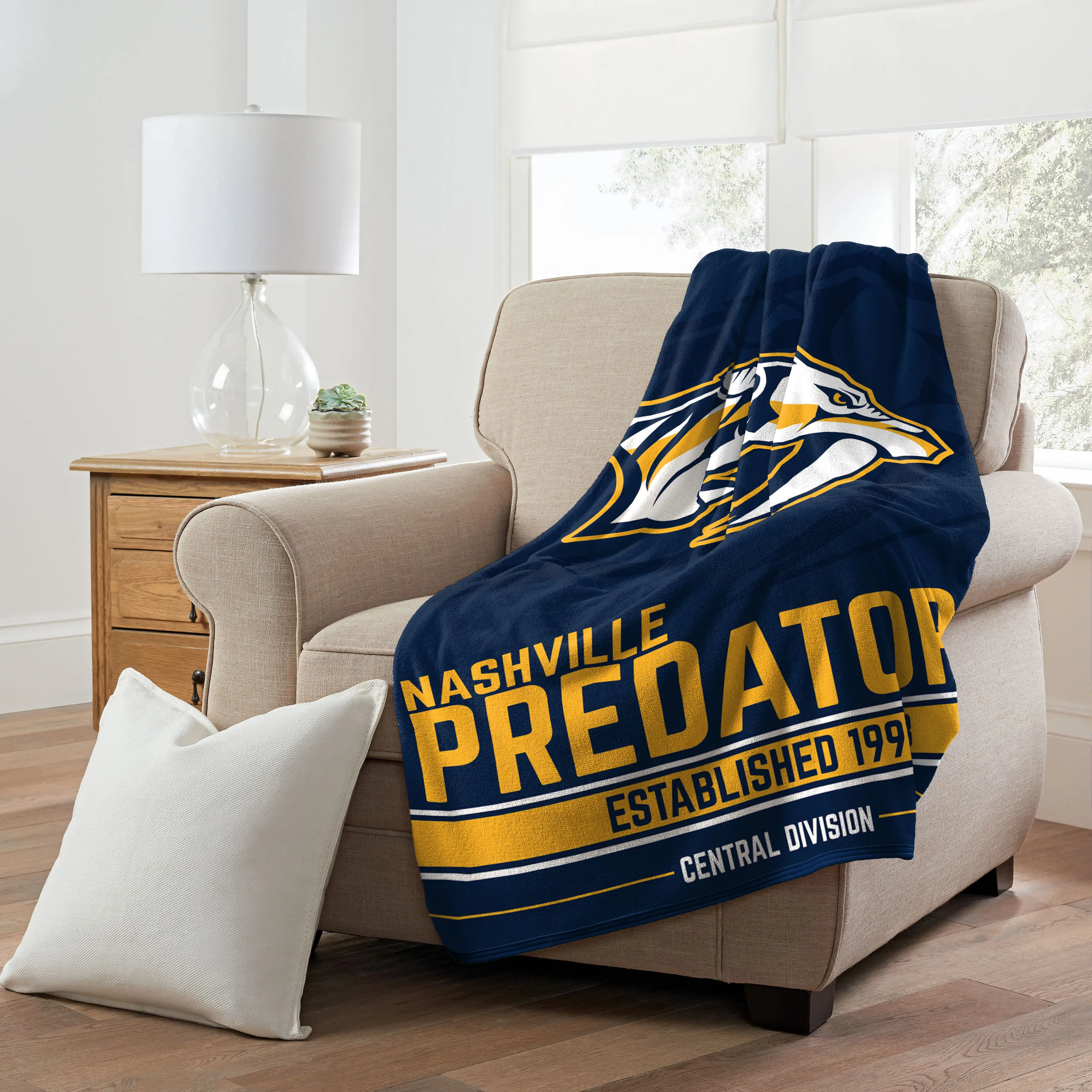 Nashville Predators NHL Super Plush Break Away Decke