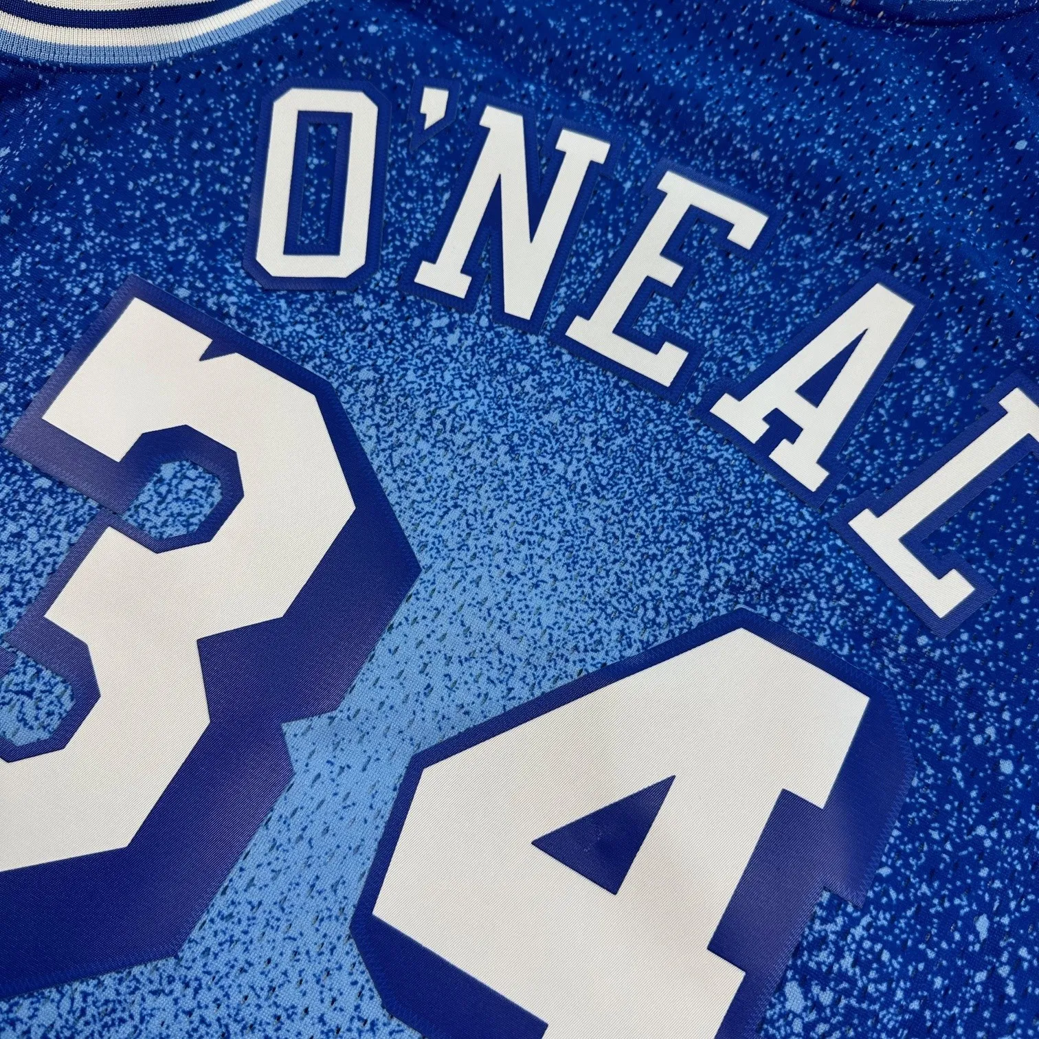 Shaquile O'Neal #34 Los Angeles Lakers 96 NBA Mitchell & Ness Spraypaint Gradient Swingman Trikot Shaquile O'Neal #34 Los Angeles Lakers 96 NBA Mitchell & Ness Spraypaint Gradient Swingman Trikot