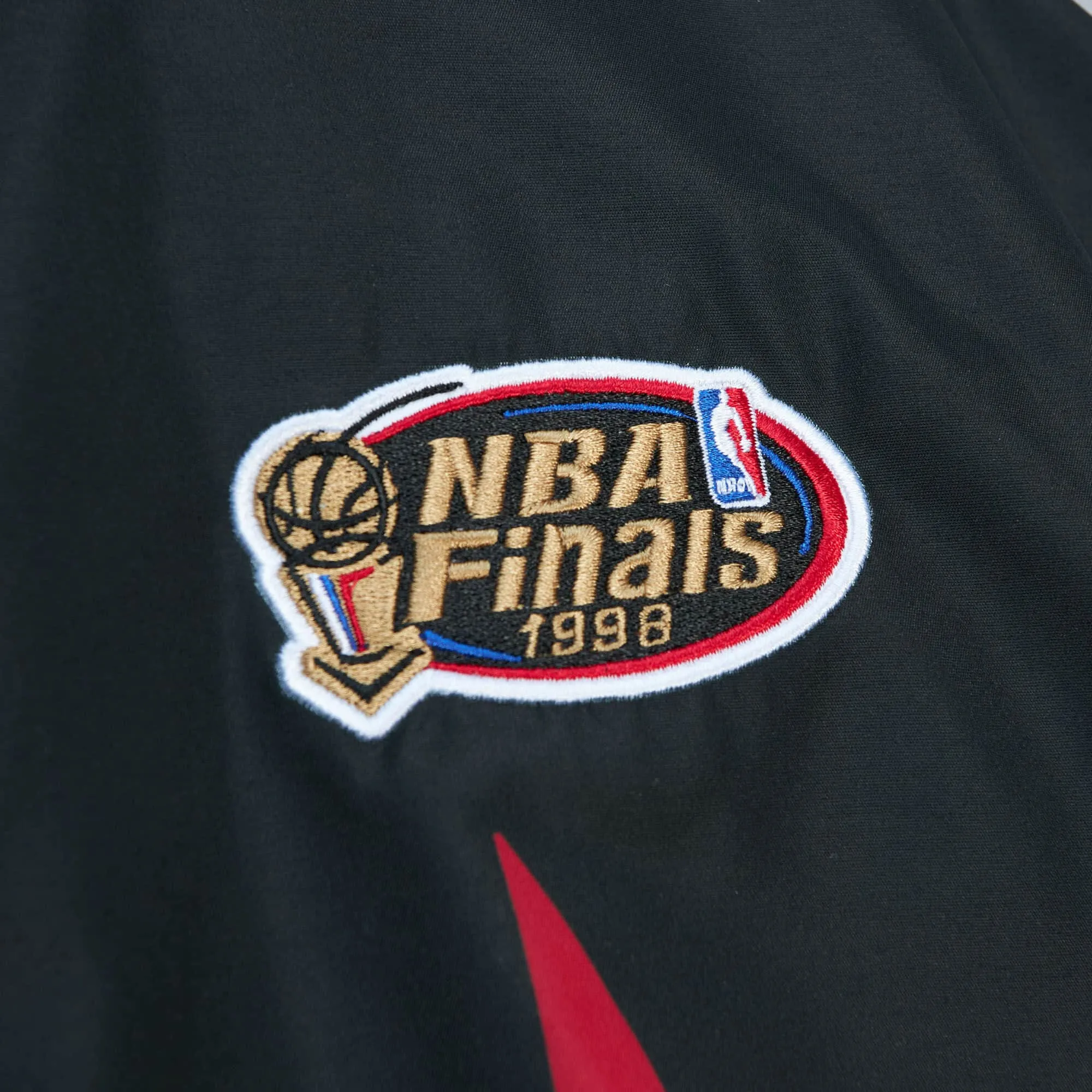 Chicago Bulls NBA Mitchell & Ness Exploded Logo Warm Up Jacke Schwarz Chicago Bulls NBA Mitchell & Ness Exploded Logo Warm Up Jacke Schwarz